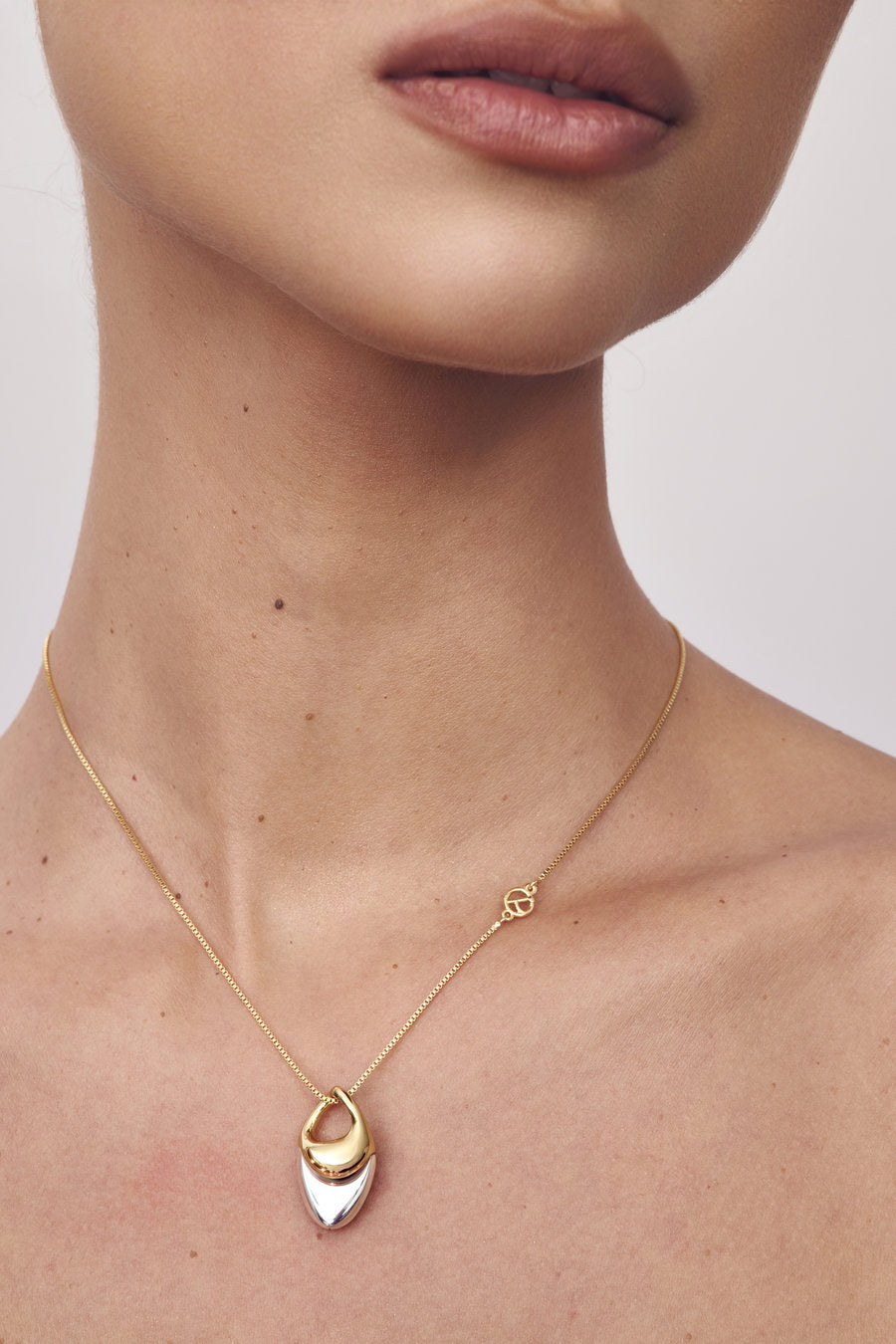Fluire Necklace