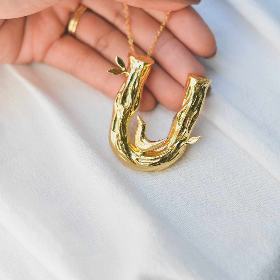 Identidade U Necklace