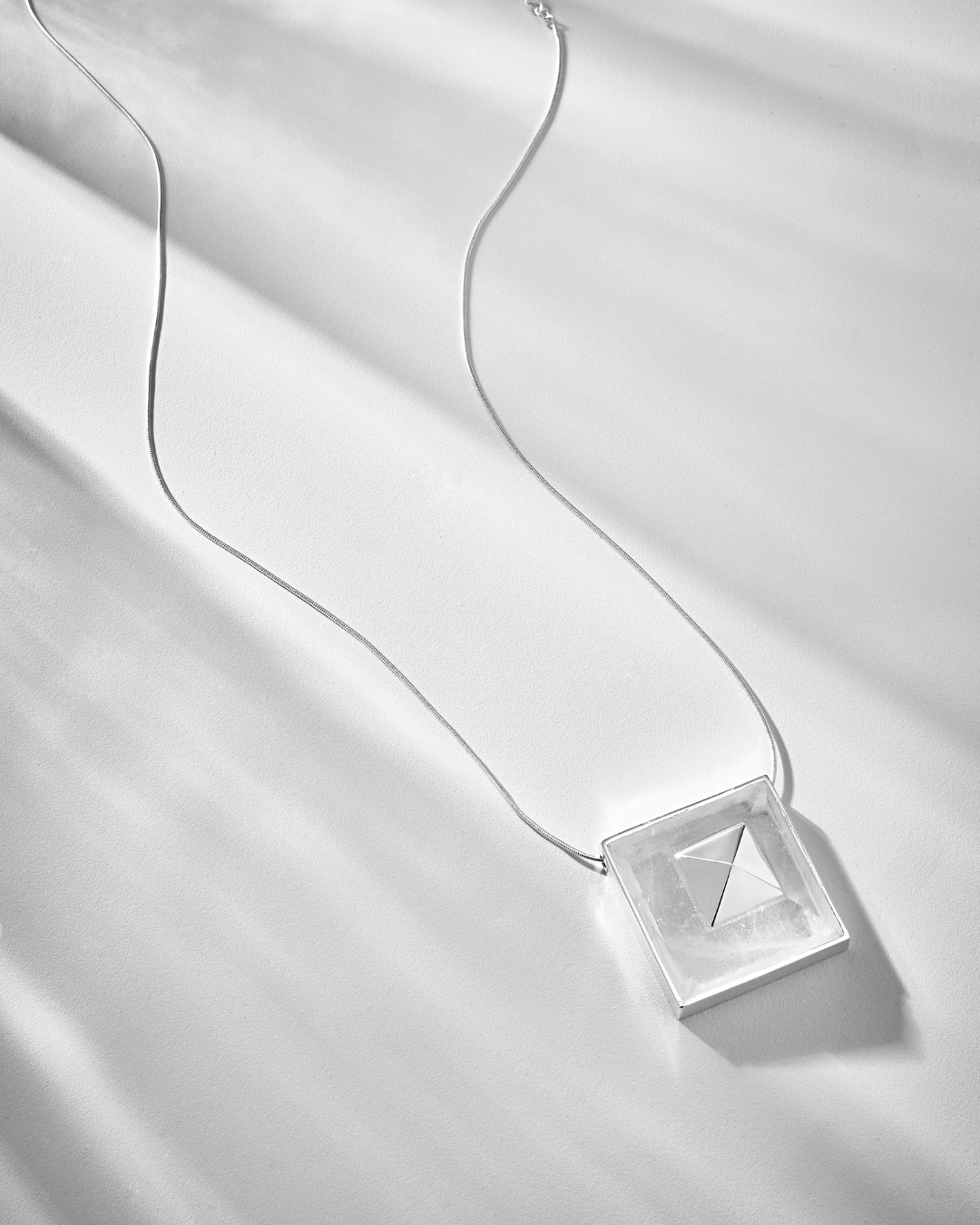 Vértice L Necklace