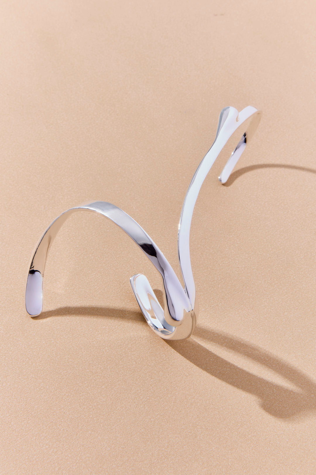 Escorrente Hand Bracelet