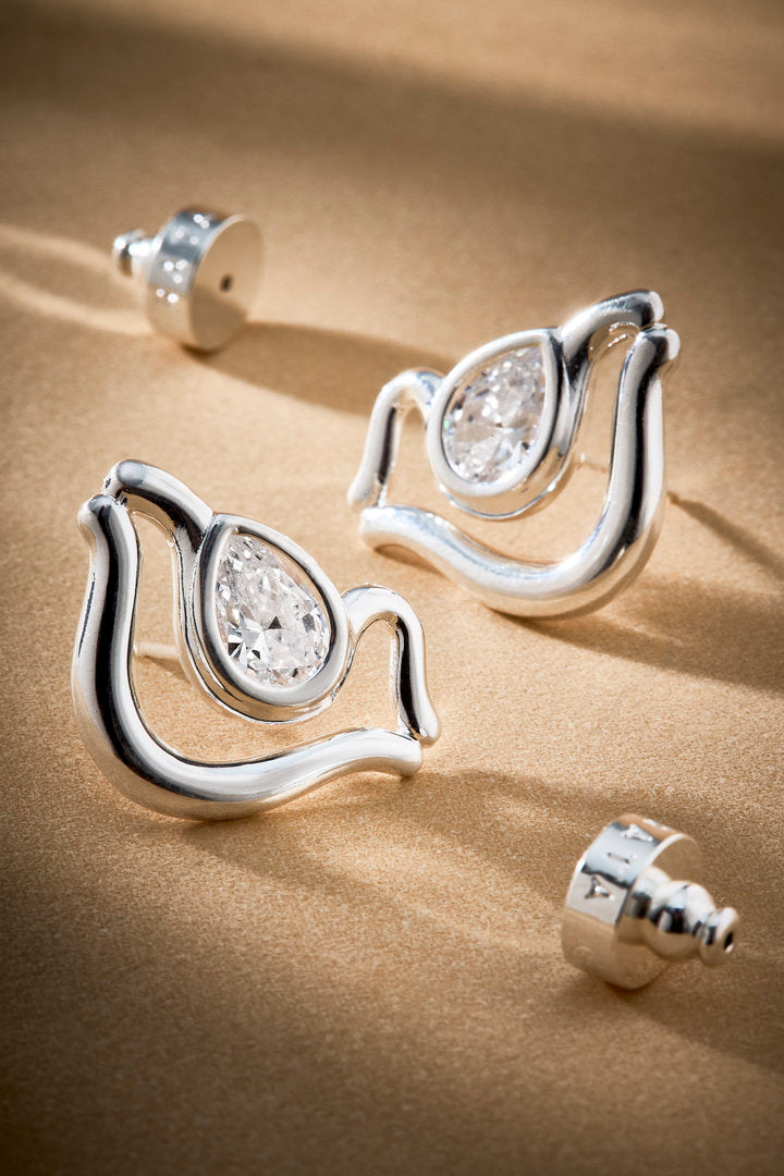 Audrey Small silver earring with Austrian crystal — an elegant piece for sophisticated looks.